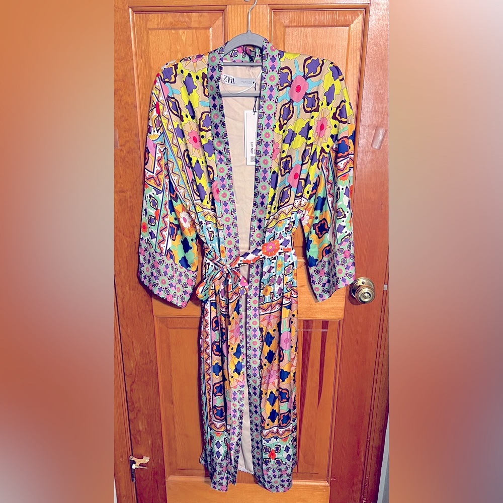 Zara NWT Floral Belted Kimono MEDIUM